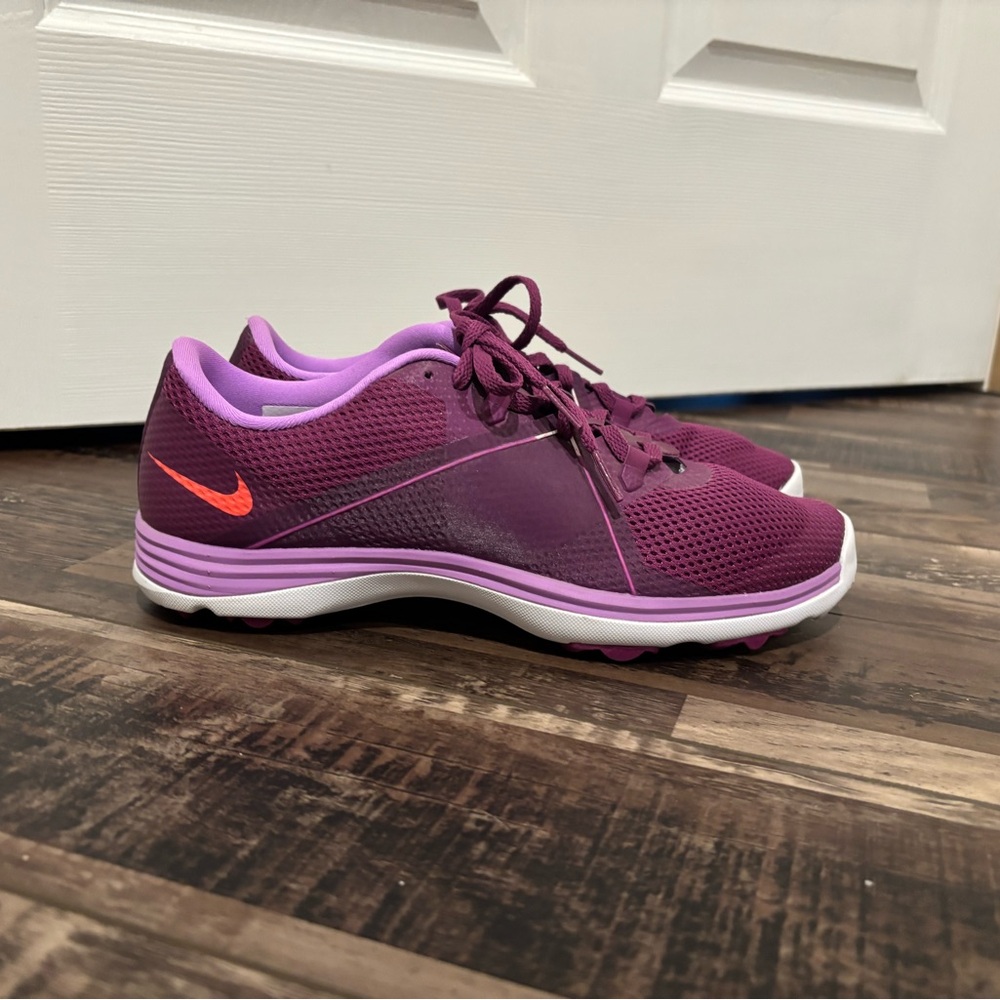 Nike Women's Maroon and Pink Athletic Shoes